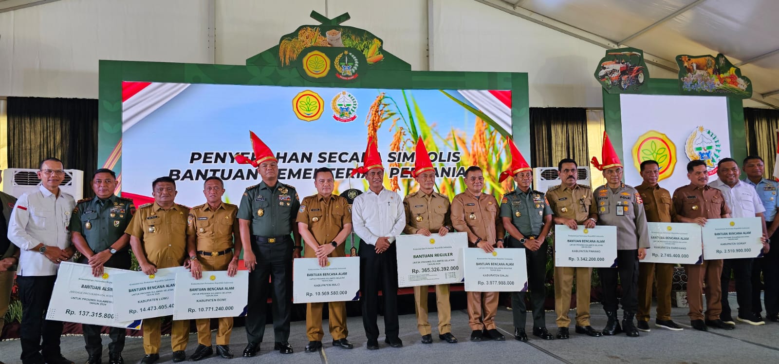 Dorong peningkatan produksi sektor Tanaman Pangan,  Mentan Amran gelontorkan bantuan Rp. 179,68 Milyar di Sulsel.